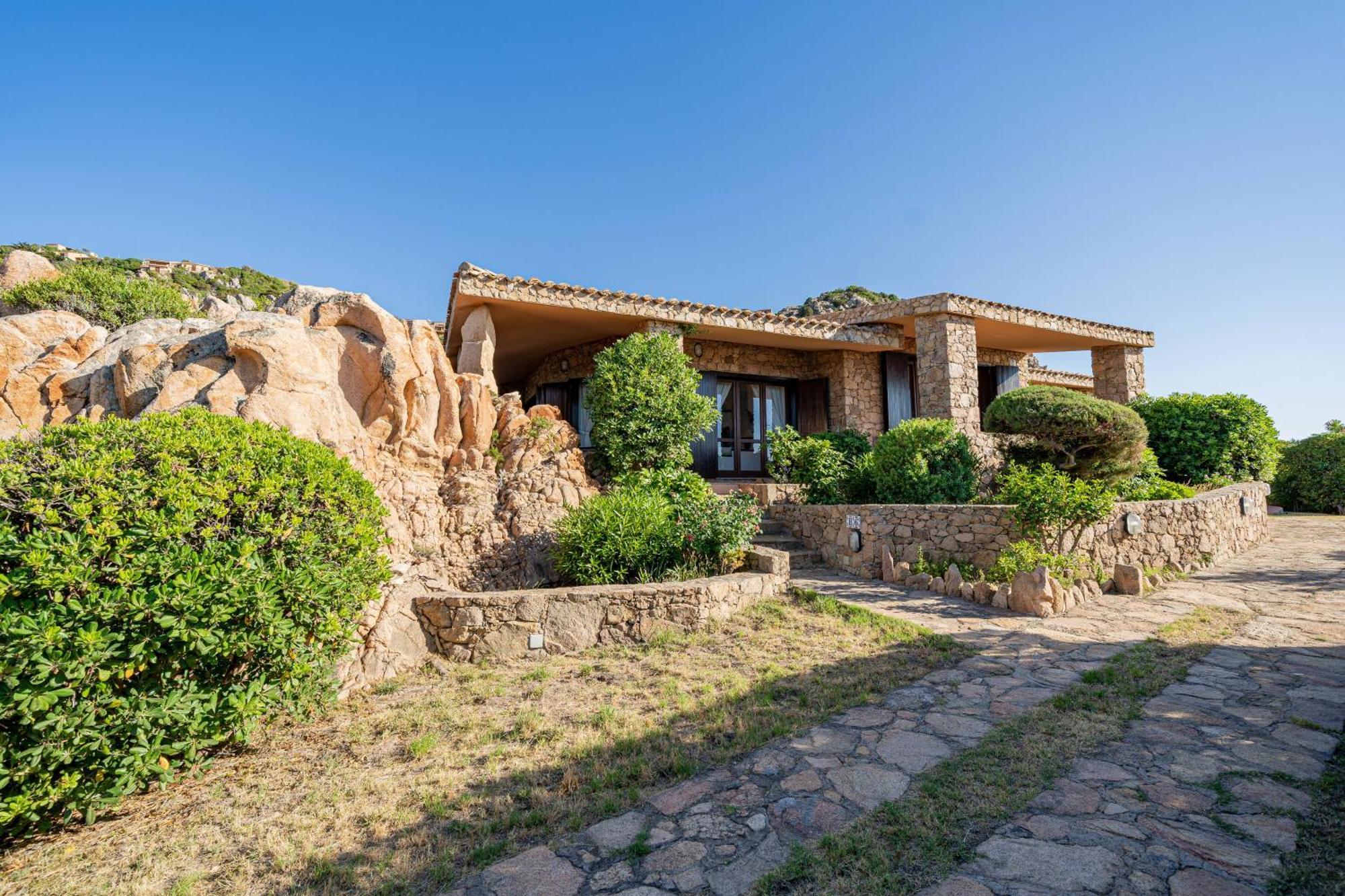 Costa Paradiso Resort